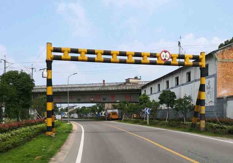 德阳铁路限高架