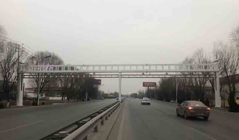 德阳公路限高杆